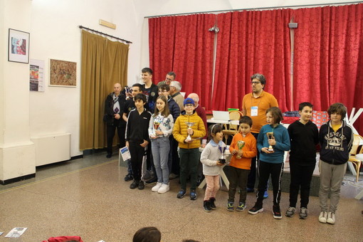 Concluso ad Imperia il Campionato Giovanile di scacchi con 34 giocatori di Sanremo, Imperia, Bordighera e Genova (foto)
