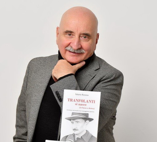 Domani ‘prima’ in Liguria per ‘Tranfolanti si nasce’: a Diano Marina l’ex massaggiatore della Juve Domani ‘prima’ in Liguria per ‘Tranfolanti si nasce’: a Diano Marina l’ex massaggiatore della Juve