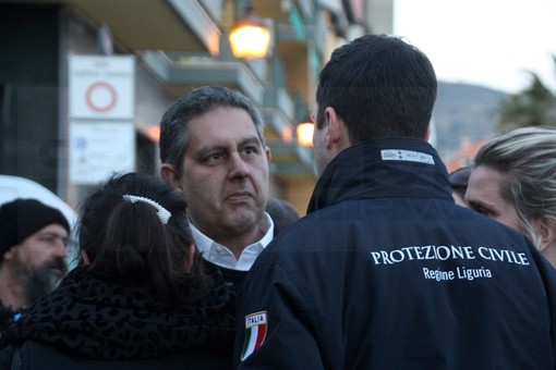 Alassio: finalmente! 32 turisti degli alberghi sono partiti per il Piemonte, ne rimangono 78 più 20 dipendenti (Foto e Video)