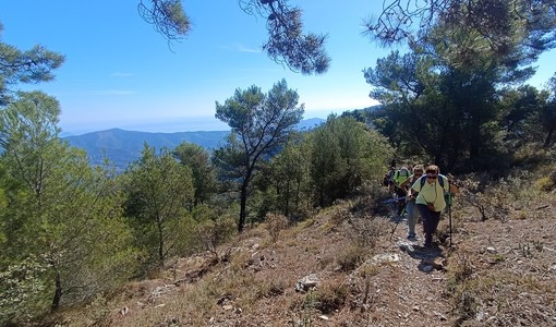 Tornano le 'Escursioni Borghi di Ponente': un trekking alla scoperta dell'Anello delle Trincee di Villa Faraldi