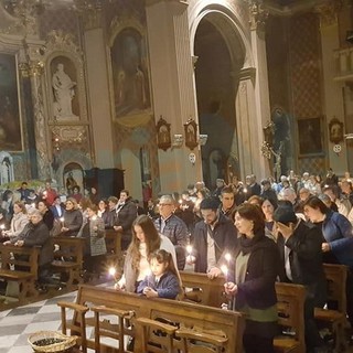 Pontedassio: grande partecipazione di fedeli ieri alla Veglia Pasquale con la Messa solenne (Foto)