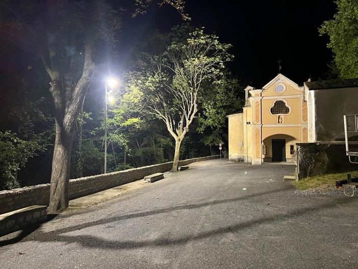 Pornassio, nuova illuminazione per il santuario della Madonna della Chiazza Pornassio, nuova illuminazione per il santuario della Madonna della Chiazza