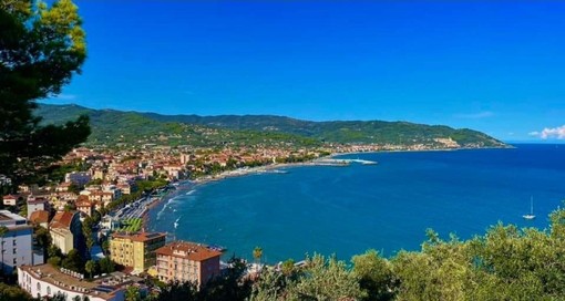 ACCADDE OGGI, 8 APRILE 1985. Pasqua, Imperia città fantasma: bar e negozi chiusi. Diano Marina si salva