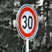 Imperia, ipotesi “Zone 30” in alcune aree della città: si accende il dibattito politico Imperia, ipotesi “Zone 30” in alcune aree della città: si accende il dibattito politico