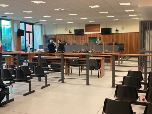 Imperia, l'incubo vissuto ad un'anziana: &quot;Mi ha portato via 65 mila euro. Fingeva che aveva un tumore, ma era una sanguisuga&quot;: a processo 30enne accusata di truffa