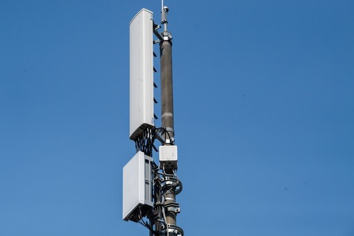 Diano Marina, in via Bormani una nuova antenna per la telefonia mobile