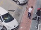 Ventimiglia: aggressione choc in pieno centro, giovane pestato da tre uomini (video)