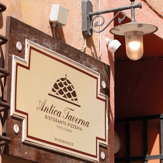 L’Antica Taverna rinasce nel cuore del Parasio: tradizione, gusto e nuova vita tra i vicoli della città alta