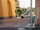 Imperia, ancora un’auto sulla pista ciclabile