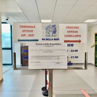 Rubano armi e munizioni: incastrati da una boccetta di profumo i due presunti ladri. Dal Gup di Imperia per il processo abbreviato