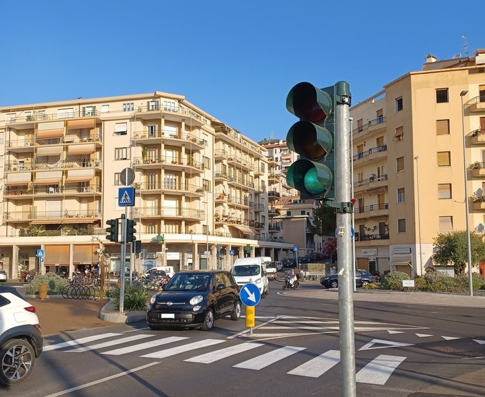 Opposizione polemica sull’attraversamento di Borgo San Moro: "Non serve a tutelare i pedoni" Opposizione polemica sull’attraversamento di Borgo San Moro: "Non serve a tutelare i pedoni"