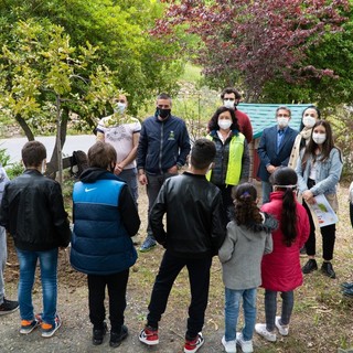 Continua con entusiasmo l’iniziativa 'green' del Lions Club Riva-Santo Stefano: piantati due alberi a Civezza e Pietrabruna (foto) Continua con entusiasmo l’iniziativa 'green' del Lions Club Riva-Santo Stefano: piantati due alberi a Civezza e Pietrabruna (foto)