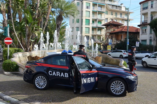 Diano Marina, 62enne trovato morto in casa: accertamenti in corso dei Carabinieri Diano Marina, 62enne trovato morto in casa: accertamenti in corso dei Carabinieri