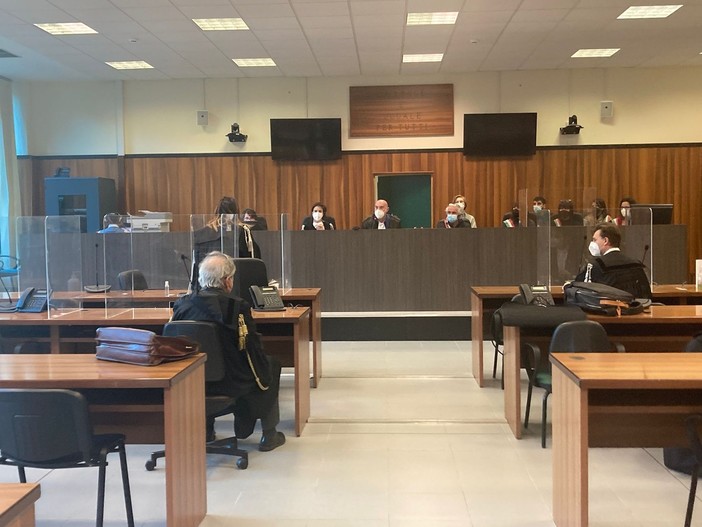 Imperia, botte e insulti per mesi dall'ex compagno, l'incubo vissuto da una giovane donna: "Mi ha preso a calci. Diceva che mi avrebbe 'sciolto' e poi seppellito" Imperia, botte e insulti per mesi dall'ex compagno, l'incubo vissuto da una giovane donna: "Mi ha preso a calci. Diceva che mi avrebbe 'sciolto' e poi seppellito"