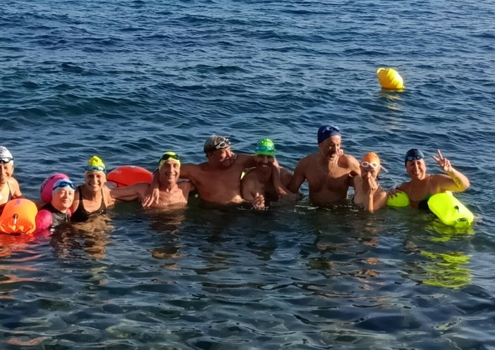 “Sorridi con Pietro” porta tutti in acqua: al via gli allenamenti per la nuotata solidale del 29 agosto “Sorridi con Pietro” porta tutti in acqua: al via gli allenamenti per la nuotata solidale del 29 agosto