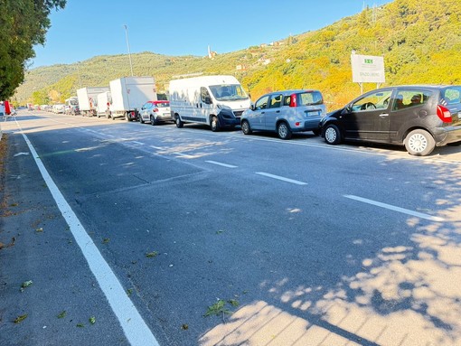 Ferragosto amaro a Barcheto: raffica di multe per parcheggi 'vietati' ai residenti