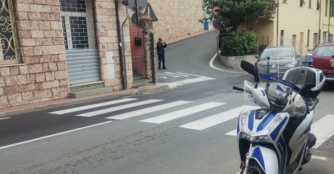 Incidente all’incrocio tra via Dante e via Nazionale, la denuncia di Daniela Bozzano: "Qui ci vuole un semaforo" Incidente all’incrocio tra via Dante e via Nazionale, la denuncia di Daniela Bozzano: "Qui ci vuole un semaforo"