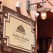 L’Antica Taverna rinasce nel cuore del Parasio: tradizione, gusto e nuova vita tra i vicoli della città alta