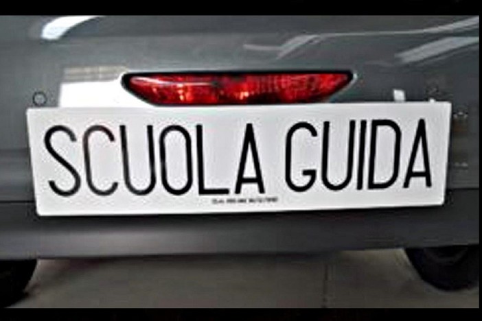 Imperia, l'associazione nazionale titolari autoscuole entra a far parte del panorama della CNA Imperia, l'associazione nazionale titolari autoscuole entra a far parte del panorama della CNA