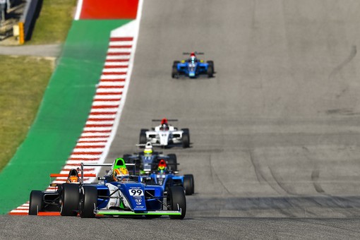Automobilismo, F4: Fernando Barrichello e la vittoria a Interlagos