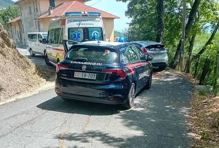 Accoltellamento al centro di accoglienza Il Faggio di Nava: ferito un ventenne Accoltellamento al centro di accoglienza Il Faggio di Nava: ferito un ventenne