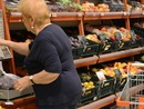 Temperature tropicali e gli anziani di Imperia combattono l’afa tra i banchi frigo dei supermercati Temperature tropicali e gli anziani di Imperia combattono l’afa tra i banchi frigo dei supermercati