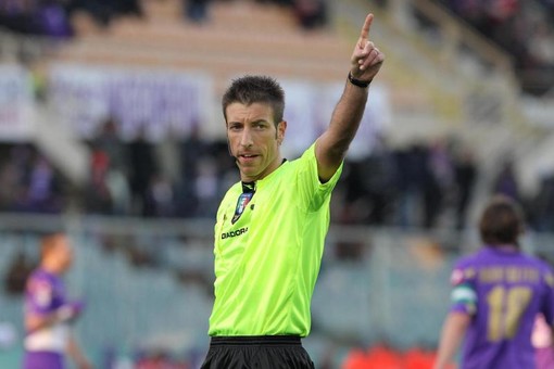 Calcio, l'arbitro imperiese Davide Massa promosso 'Uefa Elite'. Potrà dirigere partite ai Mondali, Europei e della fase finale di Champions League