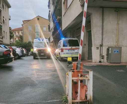 Tragedia a Porto Maurizio: anziano cade dal quinto piano e perde la vita