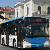 Bus Rt sempre più rari, la periferia di Imperia resta a piedi: la denuncia della mamma di un ragazzo disabile Bus Rt sempre più rari, la periferia di Imperia resta a piedi: la denuncia della mamma di un ragazzo disabile