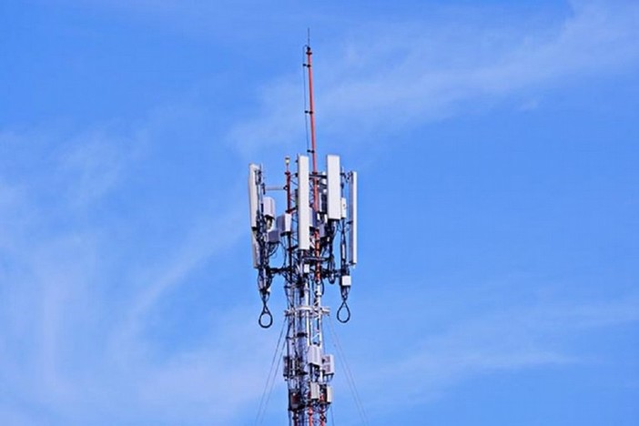 Non sarà installata una nuova antenna sulla torre del fabbricato di Diano Evigno Non sarà installata una nuova antenna sulla torre del fabbricato di Diano Evigno