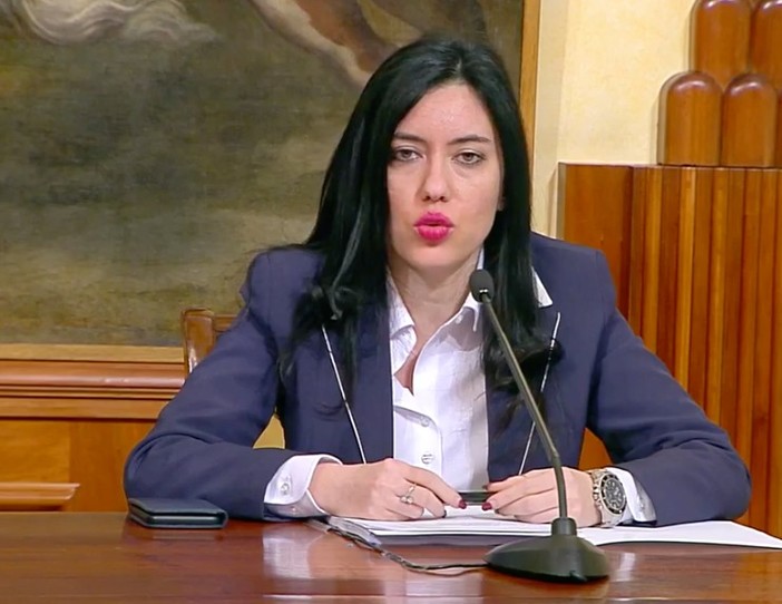 Coronavirus: al Governo si pensa alla fine dell'anno scolastico, il Ministro Azzolina "No al sei politico agli esami di Stato" Coronavirus: al Governo si pensa alla fine dell'anno scolastico, il Ministro Azzolina "No al sei politico agli esami di Stato"