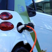 Imperia è la provincia ligure con meno auto elettriche in circolazione Imperia è la provincia ligure con meno auto elettriche in circolazione