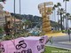 Il &quot;Trofeo Senza Fine&quot; diventa simbolo di Andora: inaugurata  la maxi installazione per il Giro d'Italia (video)
