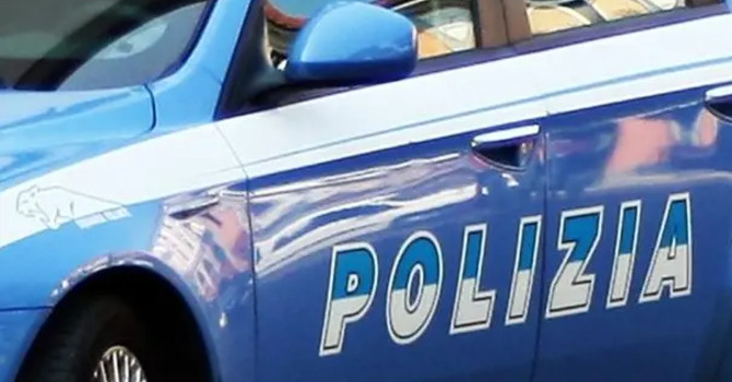 Tentano la truffa ai danni di un’anziana a Imperia: la Polizia li intercetta e li ferma Tentano la truffa ai danni di un’anziana a Imperia: la Polizia li intercetta e li ferma