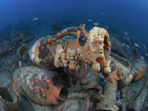 4 MARZO 1984. Imperia reclama le sue anfore romane abbandonate sui fondali davanti al porto