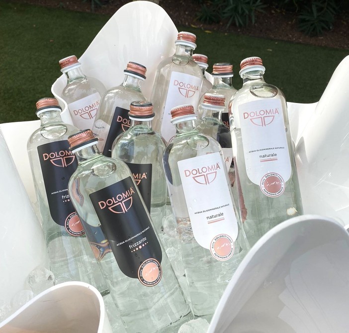 Dolomia: l'acqua piena di vita Dolomia: l'acqua piena di vita