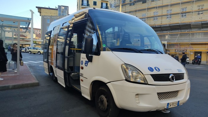 Disservizi dei bus tra Andora e Imperia: anche stamattina molti studenti rimasti 'a piedi'
