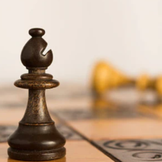 ACCADDE OGGI, 6 GENNAIO 1994. Il giallo dell’Alfiere Invisibile scuote la città: minacce, ricatti e firme misteriose nella sede del circolo scacchistico