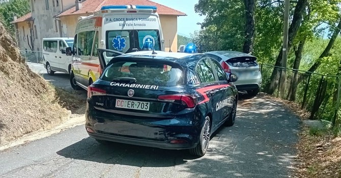 Accoltellamento al centro di accoglienza Il Faggio di Nava: ferito un ventenne Accoltellamento al centro di accoglienza Il Faggio di Nava: ferito un ventenne