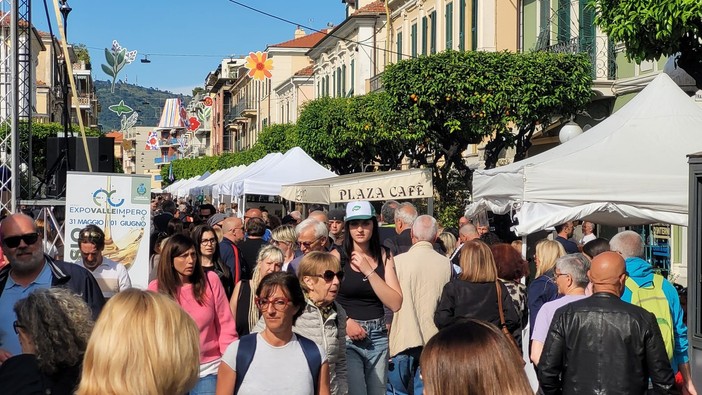 Mancano cento giorni ad Aromatica 2026: al via il tour promozionale tra Liguria, Piemonte e Francia Mancano cento giorni ad Aromatica 2026: al via il tour promozionale tra Liguria, Piemonte e Francia