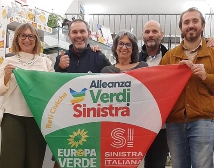 Elezioni regionali, l'appello al voto dei candidati di AVS: "Abbiamo l’occasione di sbaraccare una classe dirigente in totale continuità con Toti" Elezioni regionali, l'appello al voto dei candidati di AVS: "Abbiamo l’occasione di sbaraccare una classe dirigente in totale continuità con Toti"