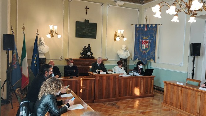 Rifiuti, il presidente della Provincia Scajola invoca l'intervento di Toti: "Siamo con la bandiera bianca in mano" (foto e video) Rifiuti, il presidente della Provincia Scajola invoca l'intervento di Toti: "Siamo con la bandiera bianca in mano" (foto e video)