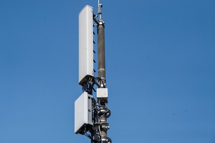 Diano Marina, in via Bormani una nuova antenna per la telefonia mobile