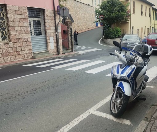 Incidente all’incrocio tra via Dante e via Nazionale, la denuncia di Daniela Bozzano: "Qui ci vuole un semaforo"