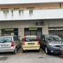 Imperia, intervento delle forze dell’ordine in via Brea: uomo minaccia i passanti