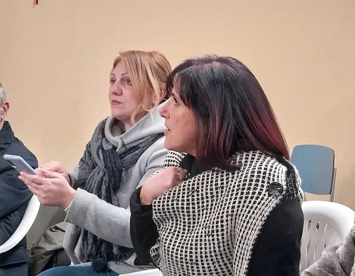 Amoretti e Mameli alla riunione del Comitato: "Il centro del riuso sia posto all'interno del centro di raccolta" Amoretti e Mameli alla riunione del Comitato: "Il centro del riuso sia posto all'interno del centro di raccolta"