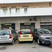 Imperia, intervento delle forze dell’ordine in via Brea: uomo minaccia i passanti Imperia, intervento delle forze dell’ordine in via Brea: uomo minaccia i passanti