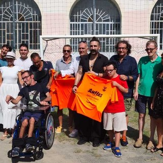 Oneglia Calcio e ANFFAS insieme: una maglia per celebrare l’inclusione Oneglia Calcio e ANFFAS insieme: una maglia per celebrare l’inclusione