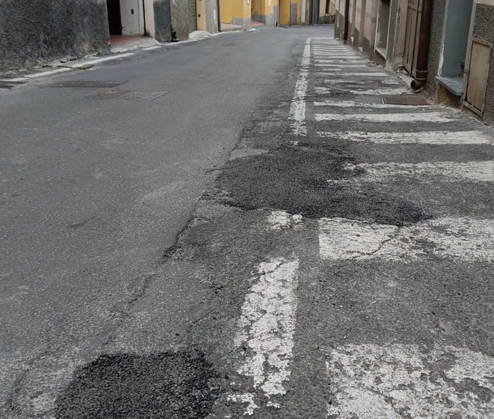 Borgo Foce a Imperia, i “tapulli” in vista dell’estate non bastano