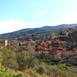 Al via il concorso “Dolcedo in fiore” per rendere più attraente il paese della Val Prino Al via il concorso “Dolcedo in fiore” per rendere più attraente il paese della Val Prino